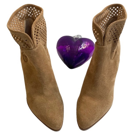 Diane Von Furstenberg Jaen Perforated Almond Toe Bootie in Sand Size 10 NWT - Picture 6 of 12